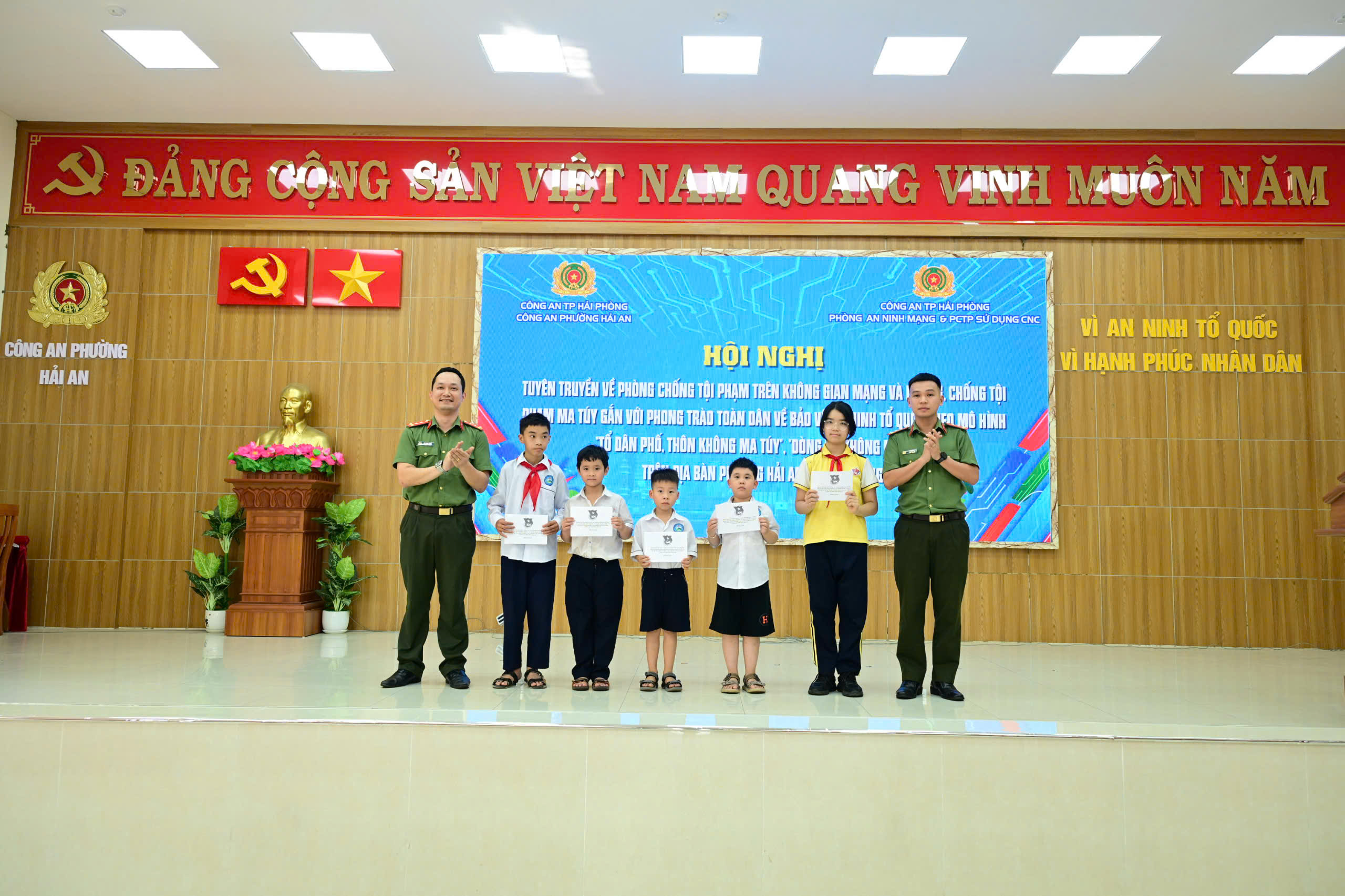 Phòng An ninh mạng và phòng, chống tội phạm sử dụng công nghệ cao: Tuyên truyền nâng cao nhận thức cộng đồng về phòng, chống tội phạm tại phường Hải An